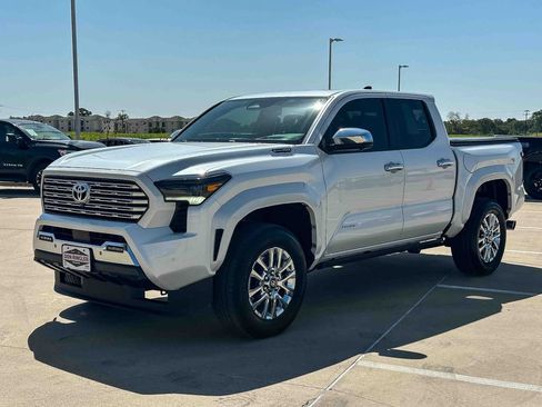 Used 2024 Toyota Tacoma Limited AWD/4WD image 7