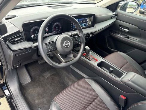 Used 2025 Nissan Kicks SR FWD image 24