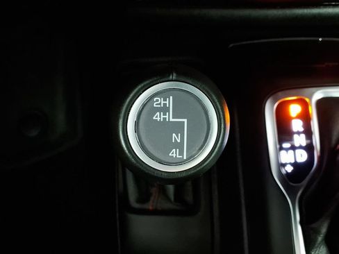 Used 2023 Jeep Gladiator Rubicon w/ LED Lighting Group AWD/4WD image 16