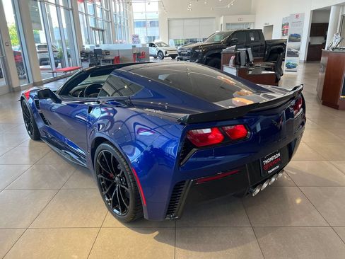 Used 2017 Chevrolet Corvette Grand Sport w/ Carbon Flash Badge Package RWD image 3