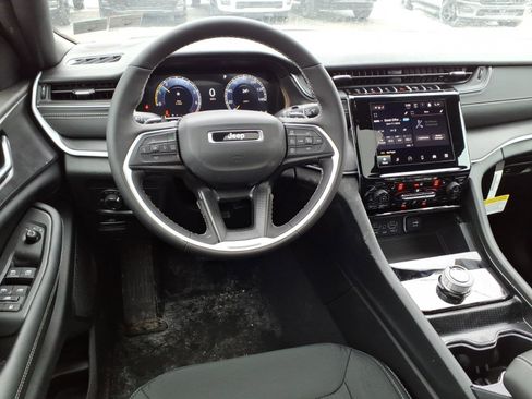 New 2026 Jeep Grand Cherokee Laredo X AWD/4WD image 4