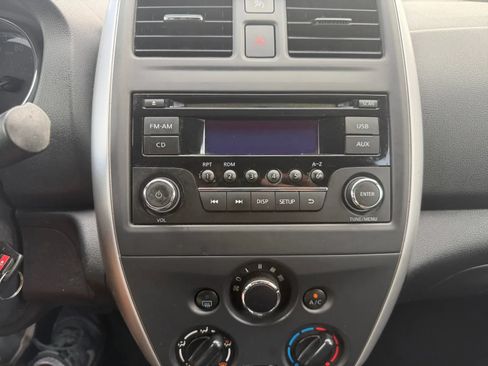 Used 2017 Nissan Versa SV FWD image 21