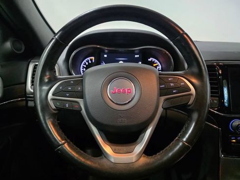 Used 2020 Jeep Grand Cherokee Limited AWD/4WD image 16