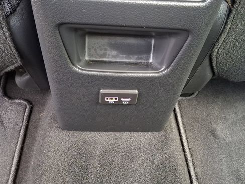 Used 2019 Nissan Sentra SR w/ Premium Package (SR) FWD image 10
