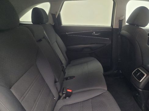 Used 2020 Kia Sorento L image 19