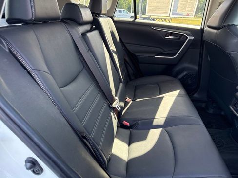 Used 2022 Toyota RAV4 XLE Premium image 13