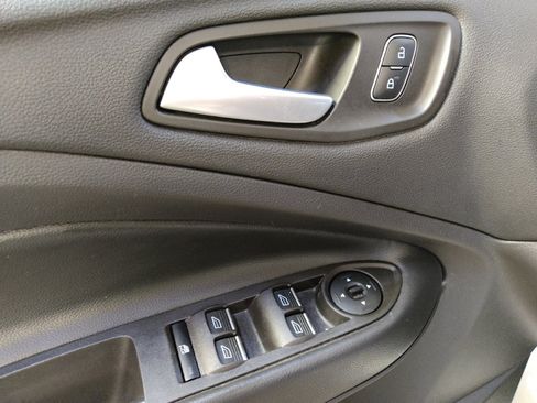 Used 2019 Ford Escape SE FWD image 27
