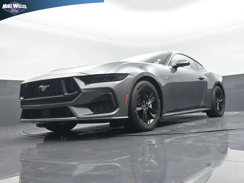 Used 2025 Ford Mustang GT RWD image 19