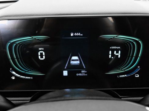 Used 2024 Kia Niro EX FWD image 18
