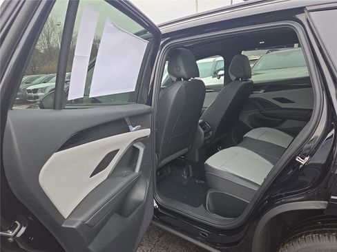 New 2026 Volkswagen Tiguan SE R-Line image 23