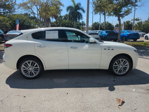 Used 2022 Maserati Levante GT image 4