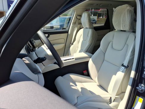 New 2026 Volvo XC60 B5 Ultra w/ Protection Package Premier AWD/4WD image 4