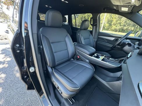 Used 2025 Buick Enclave Preferred image 29