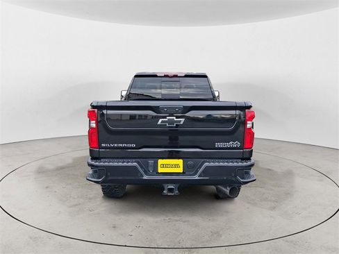 Used 2022 Chevrolet Silverado 2500 High Country w/ Z71 Off-Road Package image 4