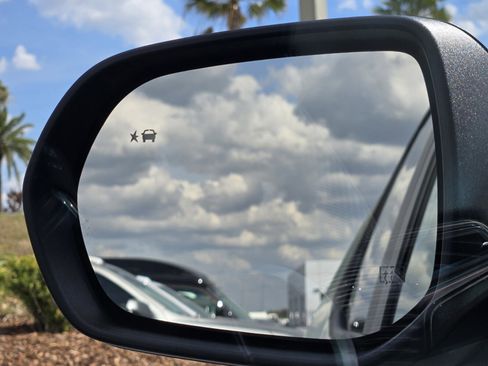 New 2026 Chevrolet Equinox LT w/ Convenience Package II image 13