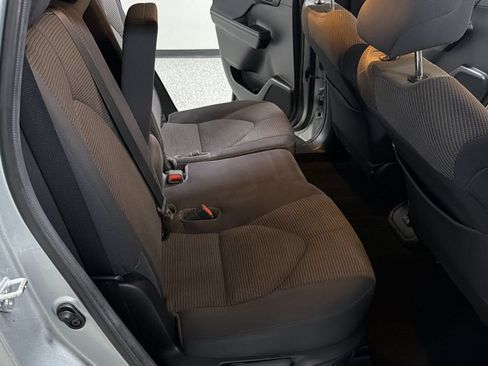 Used 2021 Toyota Highlander LE FWD image 31