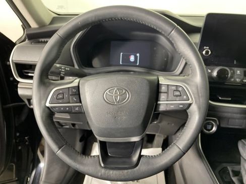Used 2024 Toyota Grand Highlander AWD image 13