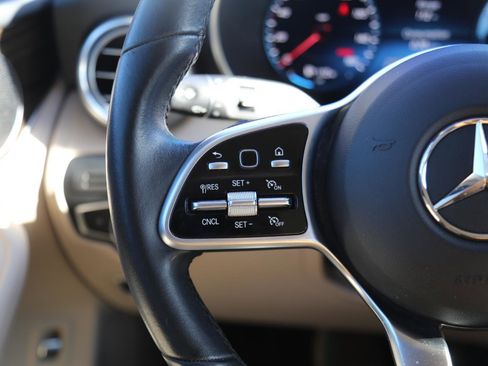 Used 2022 Mercedes-Benz GLC 300 image 4