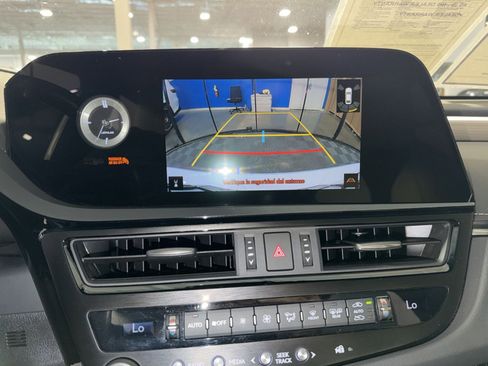 Used 2024 Lexus ES 350 F Sport w/ Accessory Package (Z2) image 34