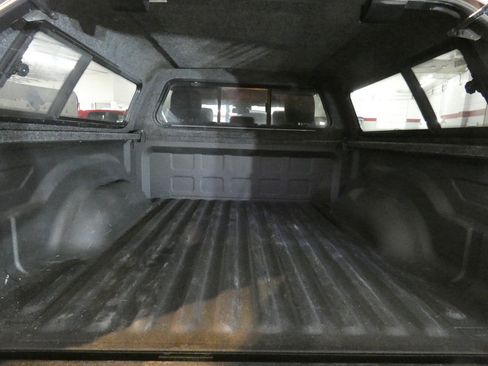 Used 2019 RAM 1500 Laramie AWD/4WD image 7