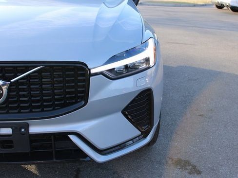 Used 2025 Volvo XC60 B5 Plus image 42