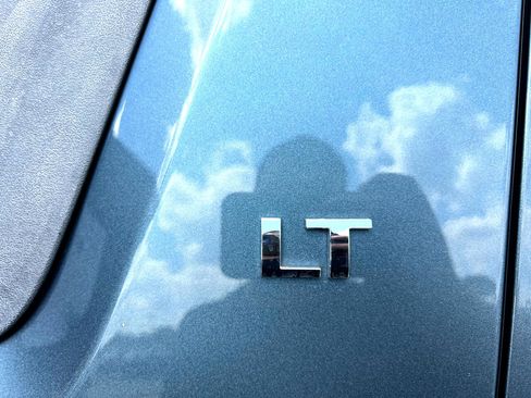 Used 2012 Chevrolet Avalanche LT image 25