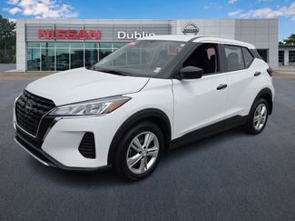 Used 2025 Nissan Kicks Play S video 1