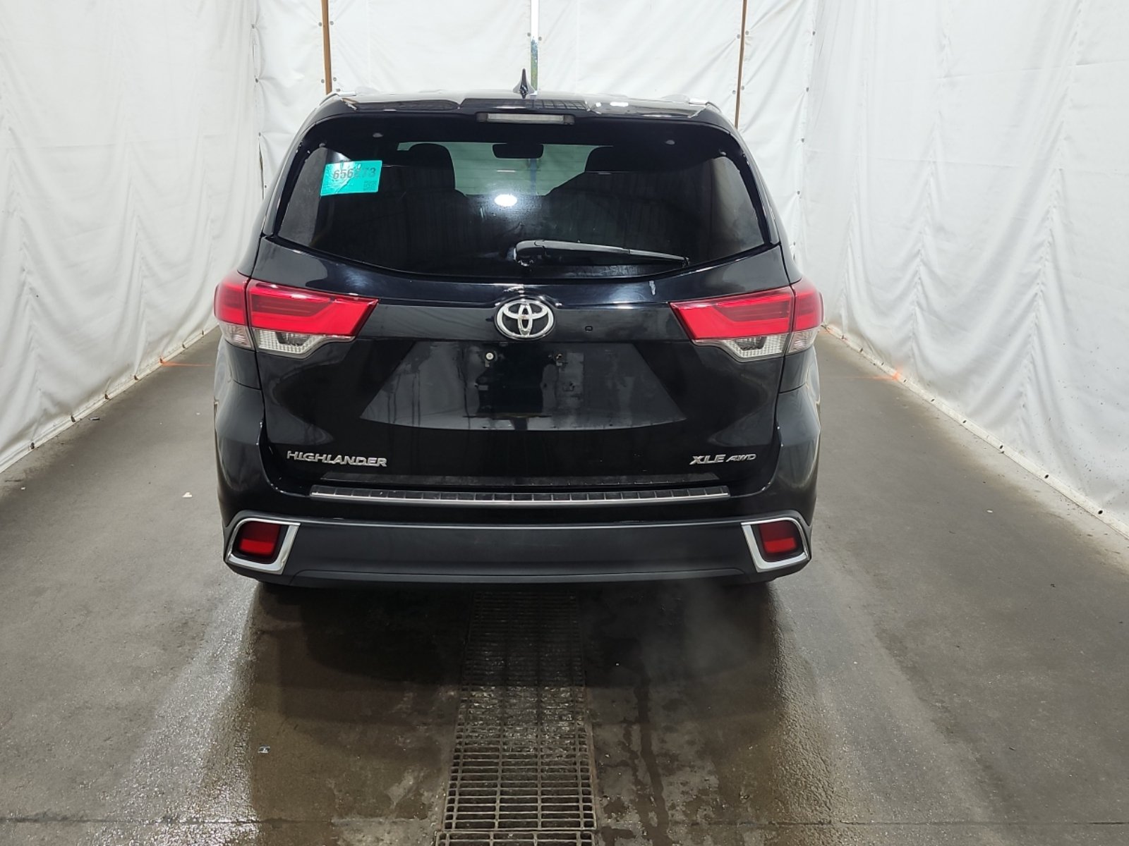 Used 2019 Toyota Highlander XLE AWD/4WD image 9