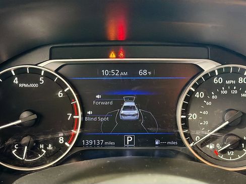 Used 2019 Nissan Altima 2.5 SR FWD image 14