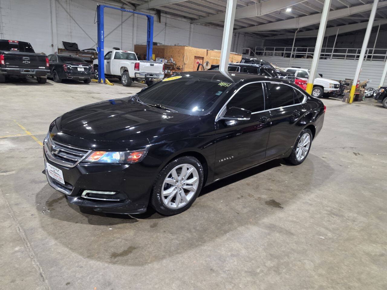 Used 2019 Chevrolet Impala LT FWD image 2