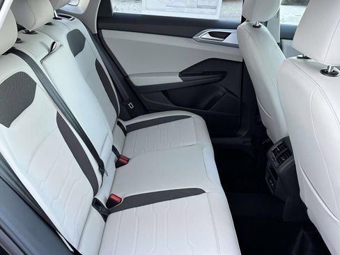 New 2026 Volkswagen Taos SE FWD image 15