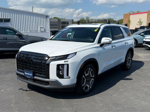 Used 2023 Hyundai Palisade SEL w/ Premium Package AWD/4WD image 3