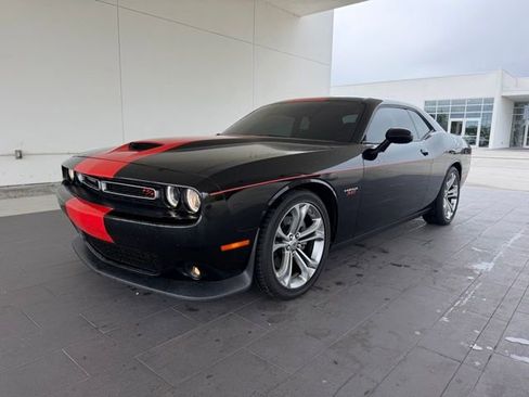 Used 2022 Dodge Challenger R/T RWD image 1