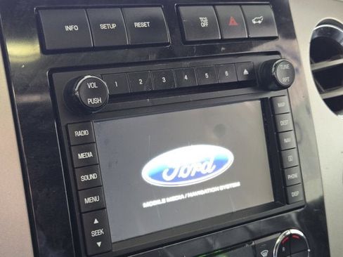Used 2013 Ford Expedition Limited image 27