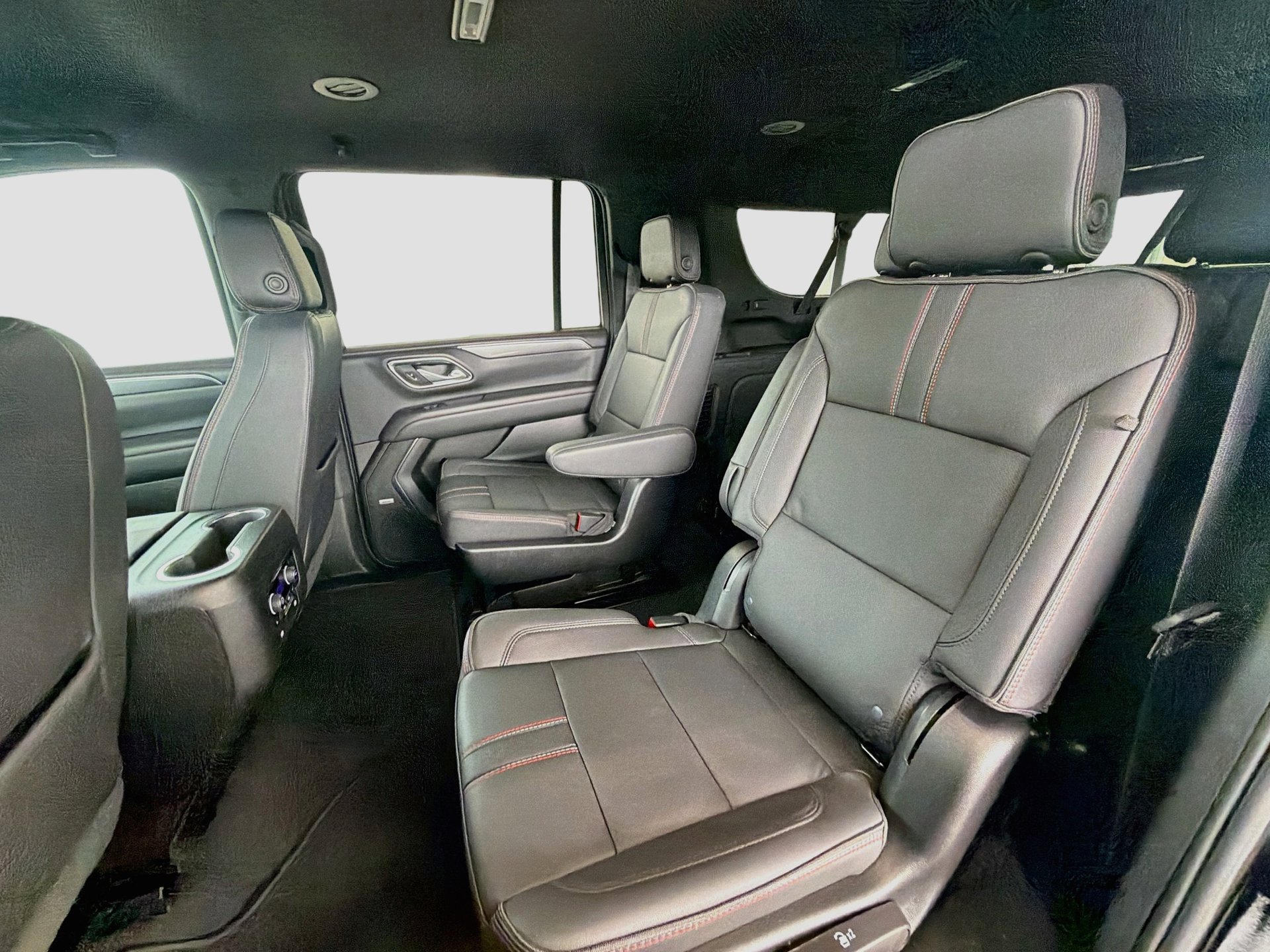 Used 2023 Chevrolet Suburban RST w/ Luxury Package RWD image 21