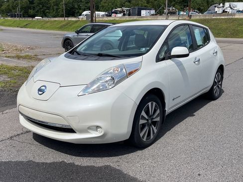 Used 2016 Nissan Leaf SV FWD image 2