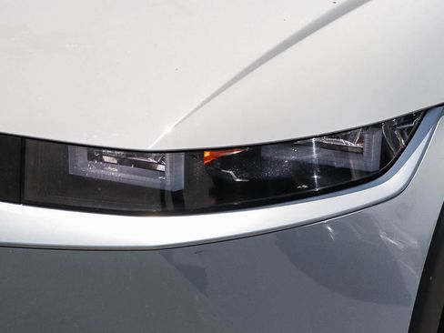 Used 2024 Hyundai Ioniq 5 SE RWD image 2
