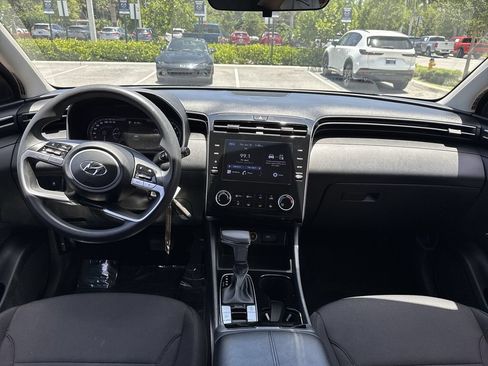 Used 2023 Hyundai Tucson SE FWD image 14