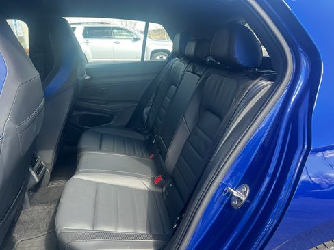 Used 2024 Volkswagen Golf R 2.0T (DSG) image 10