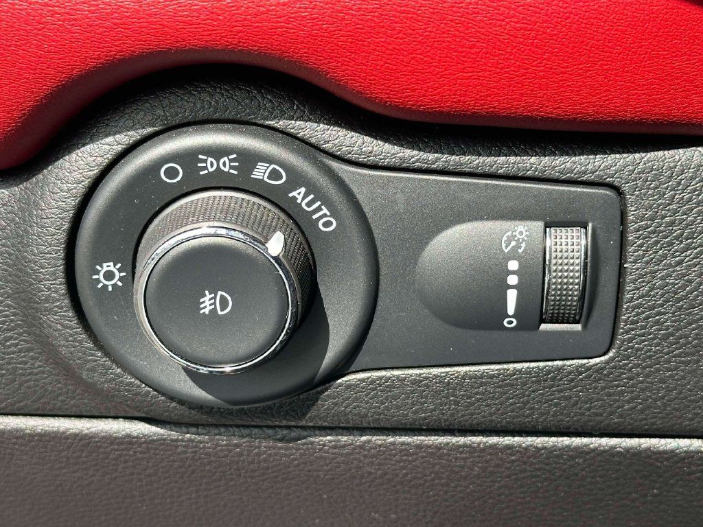 Used 2022 Dodge Durango R/T w/ Tow 'N Go Package AWD/4WD image 17