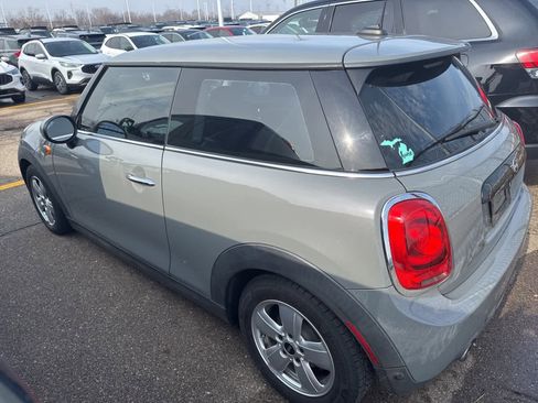 Used 2019 MINI Cooper 2-Door Hardtop image 11