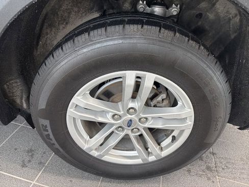 Certified 2022 Ford Explorer XLT w/ Equipment Group 202A image 6