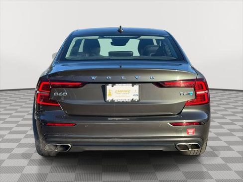 Used 2019 Volvo S60 T6 Momentum w/ Multimedia Package image 6