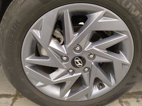 Used 2024 Hyundai Elantra SEL FWD image 31
