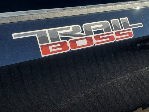 Used 2020 Chevrolet Silverado 1500 Custom Trail Boss w/ Custom Convenience Package AWD/4WD image 28