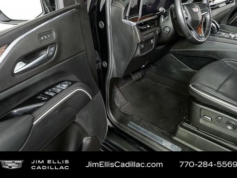 Certified 2024 Cadillac Escalade ESV Premium Luxury image 11