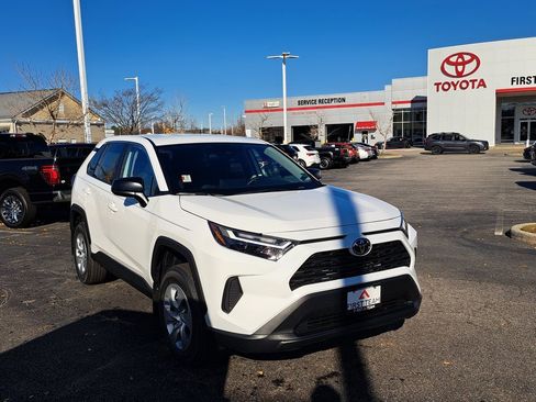 New 2025 Toyota RAV4 LE image 4