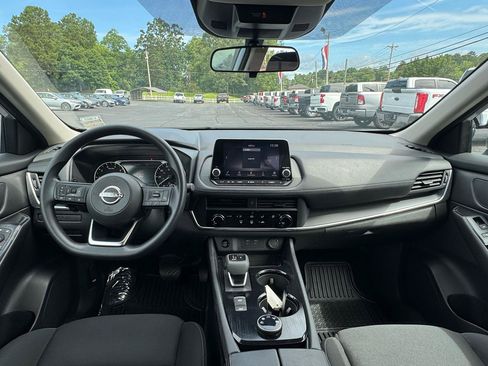 Used 2024 Nissan Rogue S AWD/4WD image 18