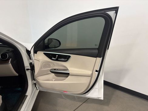 Used 2024 Mercedes-Benz C 300 4MATIC Sedan image 44