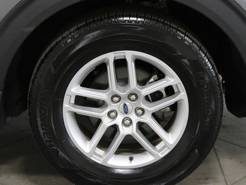 Used 2025 Ford Explorer Active image 17